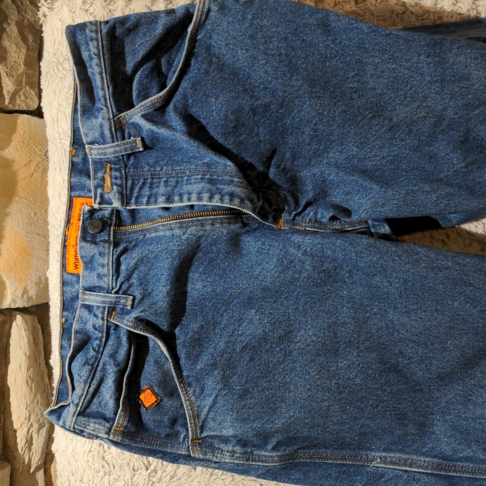Wrangler FR Cat 2 with a Arc rating of 23.7 atpv size 34x34 men's